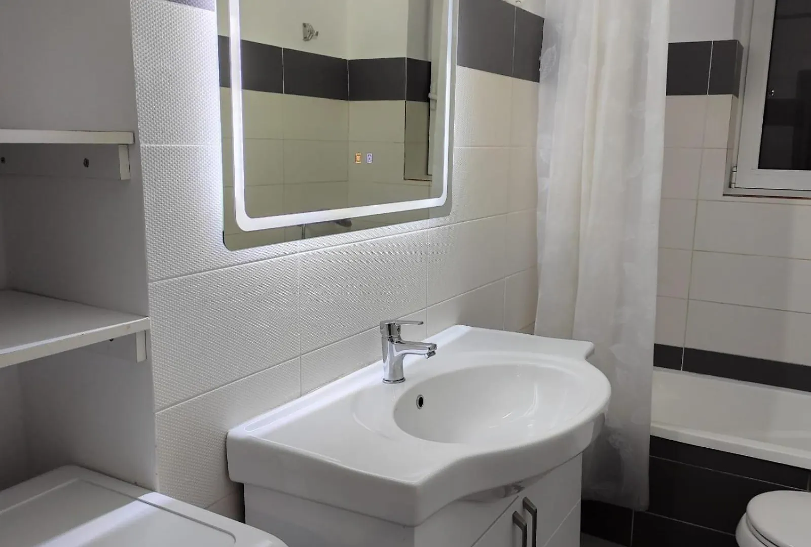 Four Seasons Apartments Ksamil