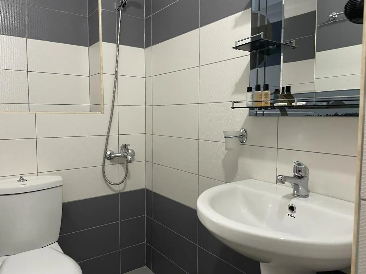 Four Seasons Apartments Ksamil
